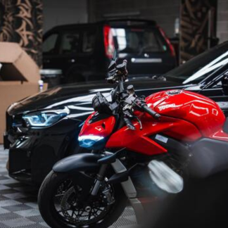 Produse auto-moto, accesorii auto, articole pentru întreținere și echipamente utile pentru șoferi. Calitate și prețuri avantajoase.